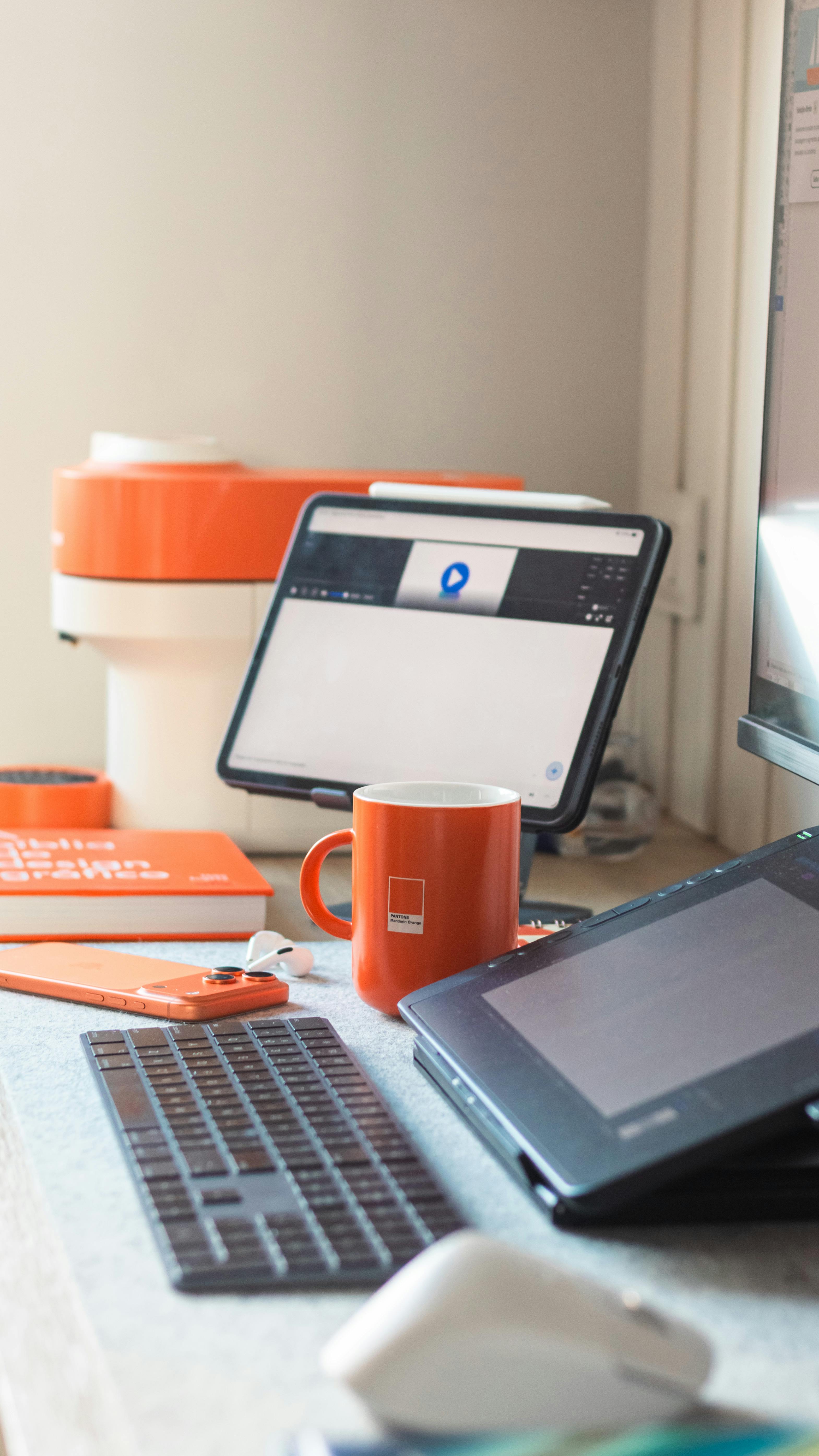 Waarom je website en social media moeten samenwerken
